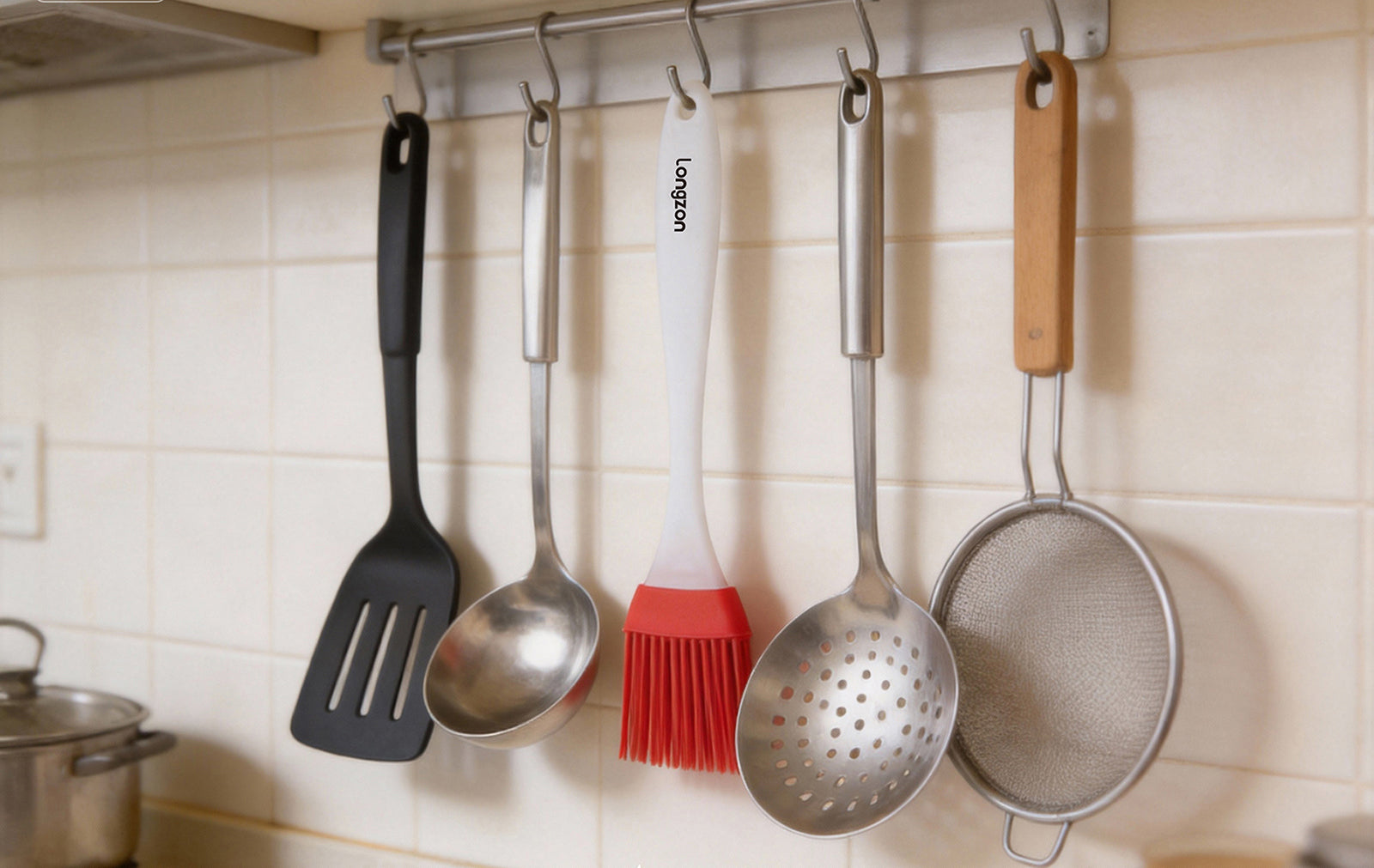 Longzon Silicone Basting Brush, Heat Resistant Pastry Brush with Ergonomic Handle, One-Piece Food Grade Oil Brush for BBQ Grilling, Baking, Cooking and Marinades, BPA-Free, Dishwasher Safe