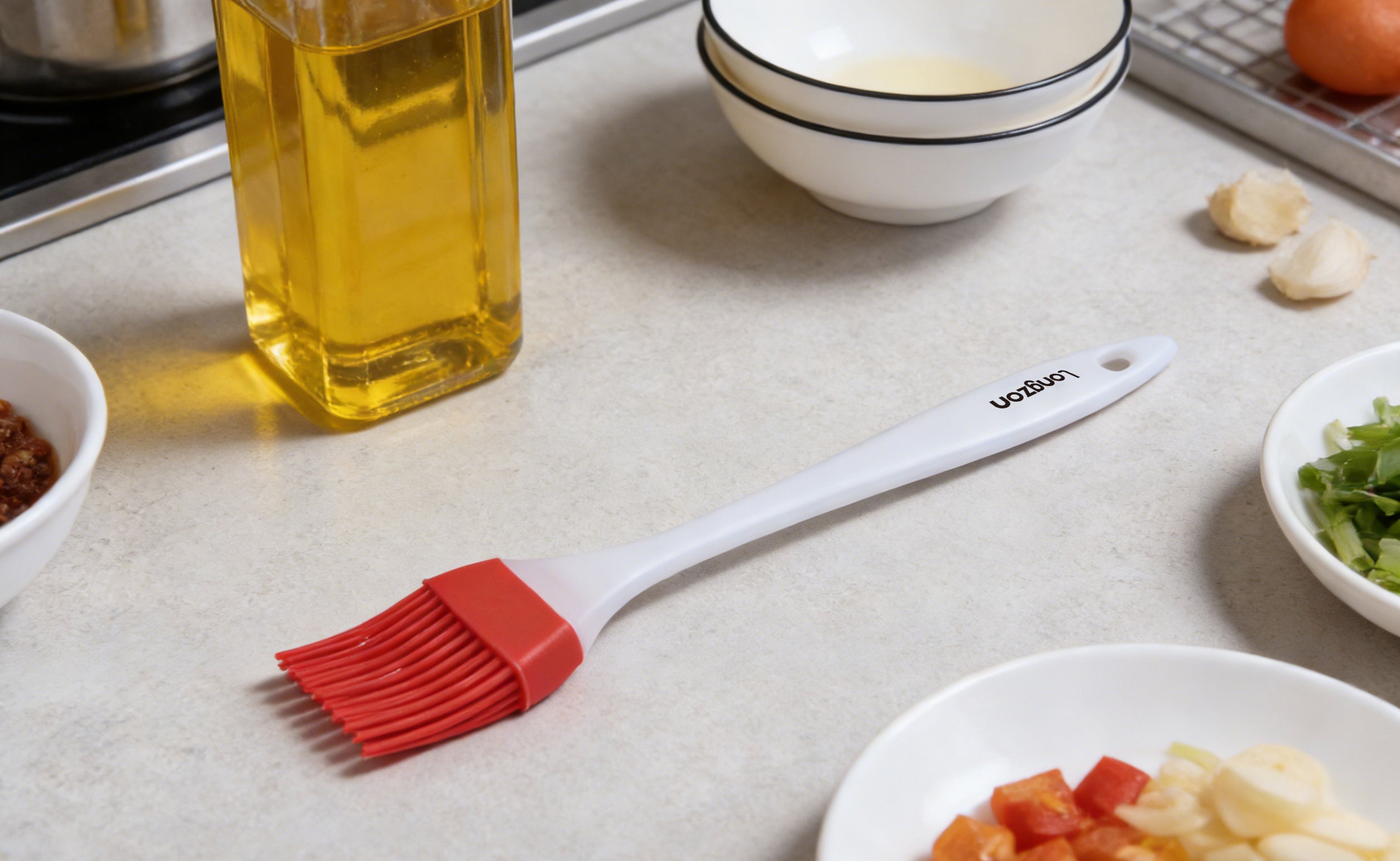 Longzon Silicone Basting Brush, Heat Resistant Pastry Brush with Ergonomic Handle, One-Piece Food Grade Oil Brush for BBQ Grilling, Baking, Cooking and Marinades, BPA-Free, Dishwasher Safe