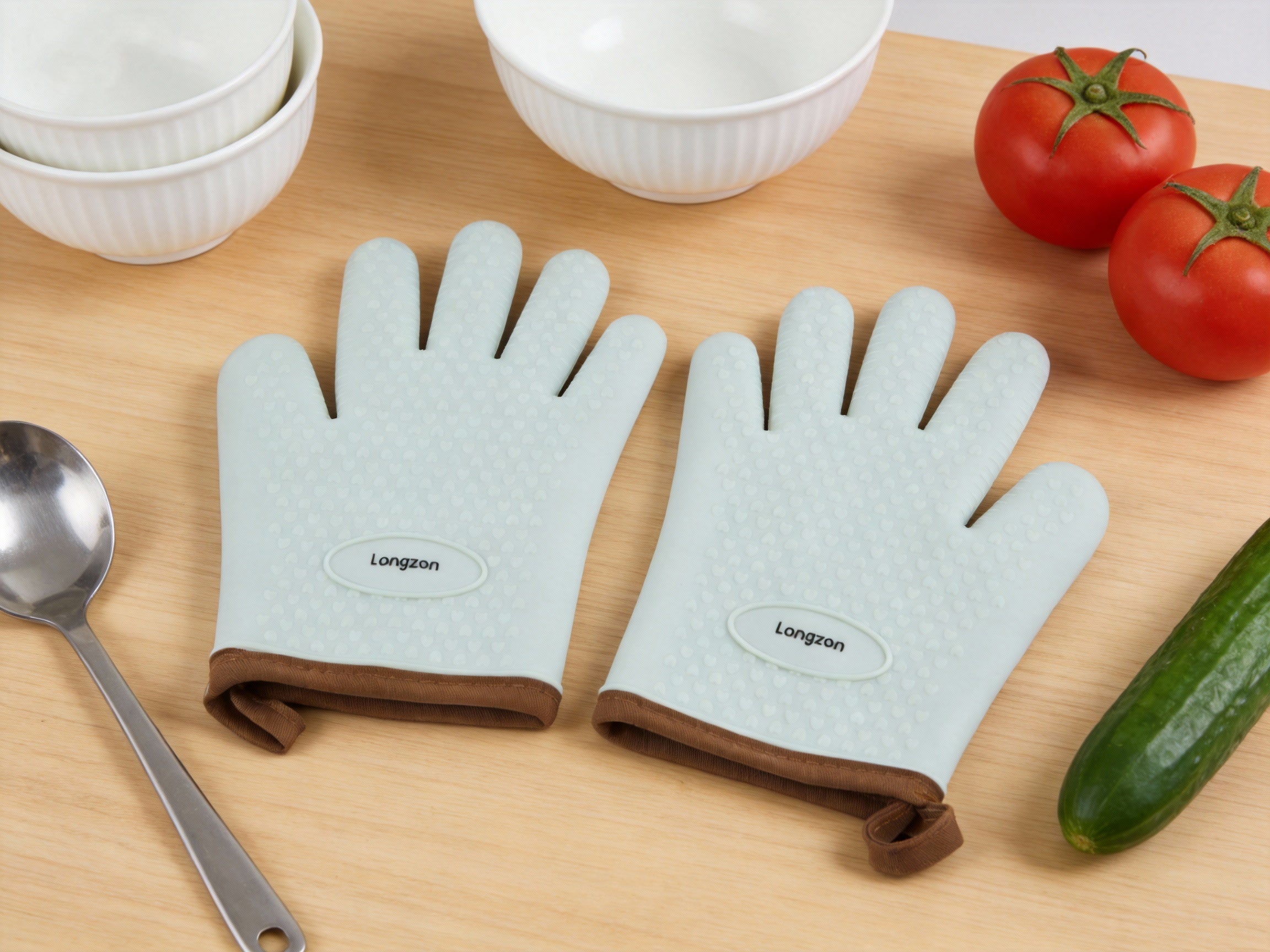 Longzon Silicone Heat Resistant Oven Gloves, Waterproof Non-Slip Grilling BBQ Mitts, Thickened Food Grade Silicone Pot Holders for Kitchen Cooking, Baking and Smoker, Easy to Clean, Mint Green
